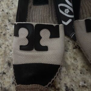 Tory Burch Black and Cream Flats